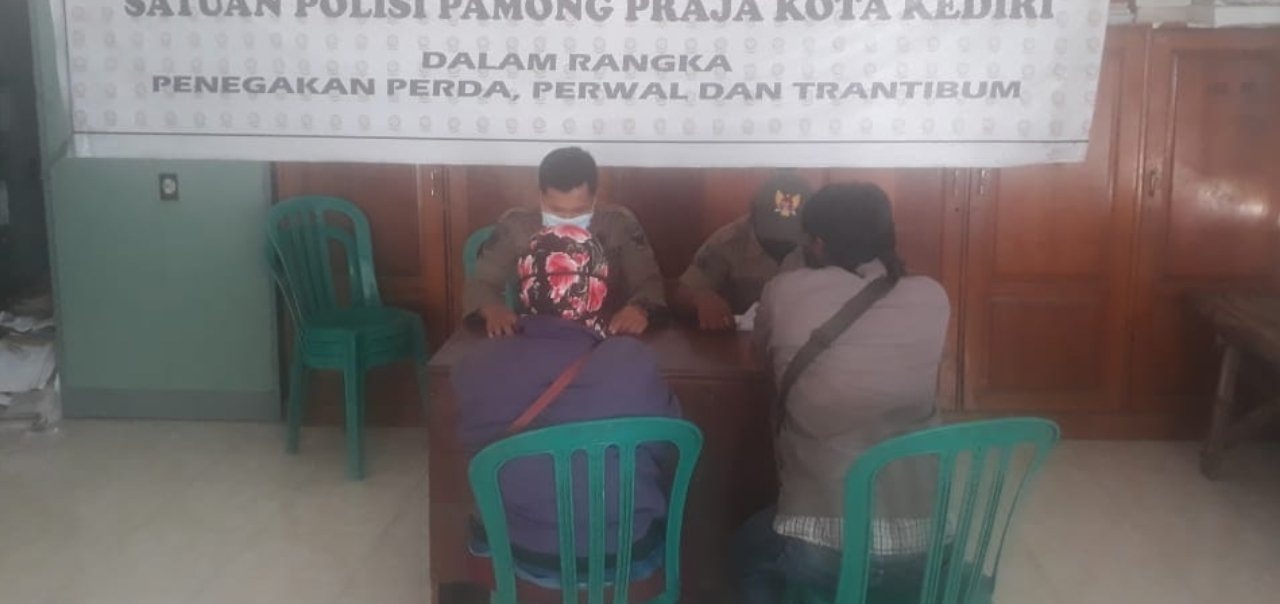 Astaga! Di Bulan Ramadan Pasangan Muda di Kediri 'Kuda-kudaan' di Hotel