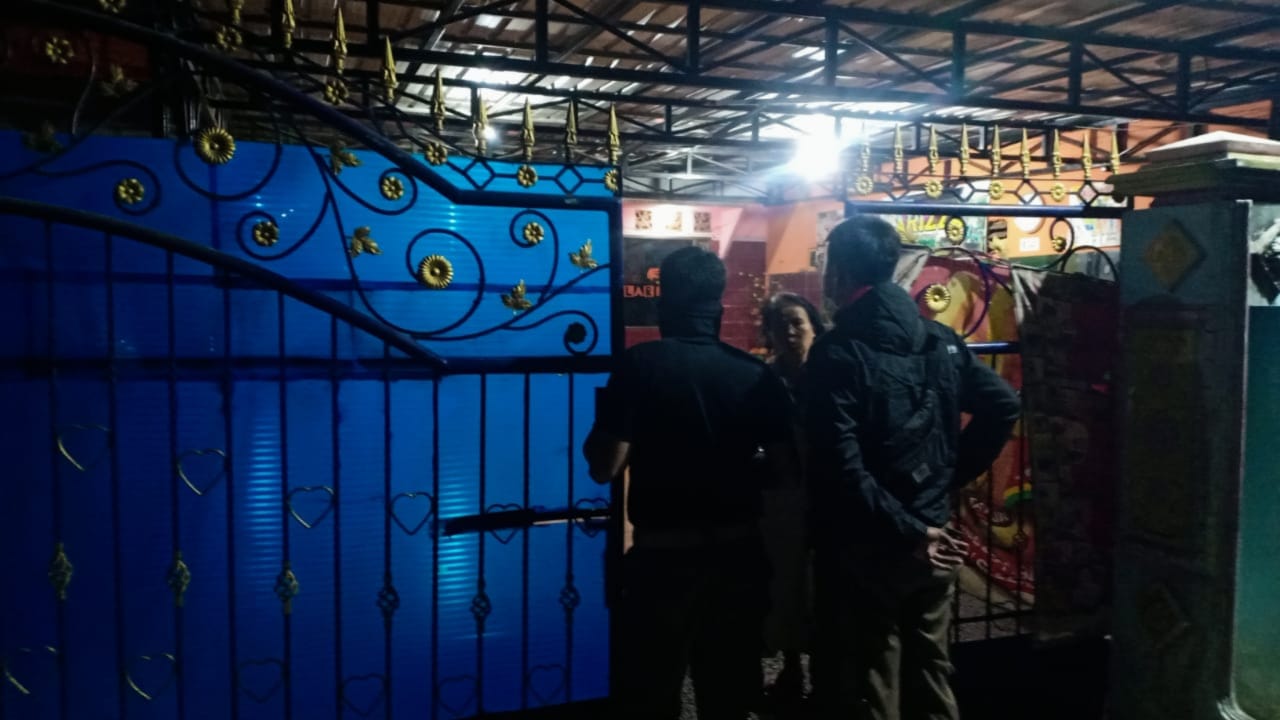 Janda di Kediri Kencan Dengan Pria di Rumah, Digerebek Tak Pakai Baju